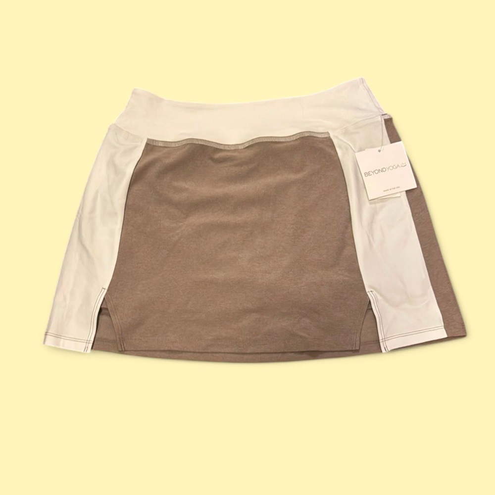 Beyond Yoga Women's Tan and Cream Skirt